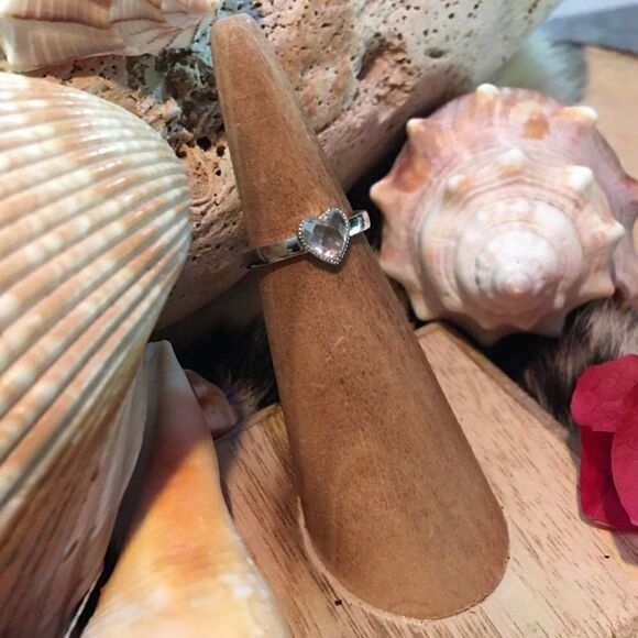 Sterling Silver Faceted CZ Heart Toe Ring Midi Ring - Picture 2 of 4